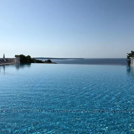 Sea Views And Beautiful Pool * Cannes