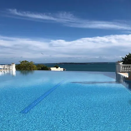Apartment Sea Views And Beautiful Pool